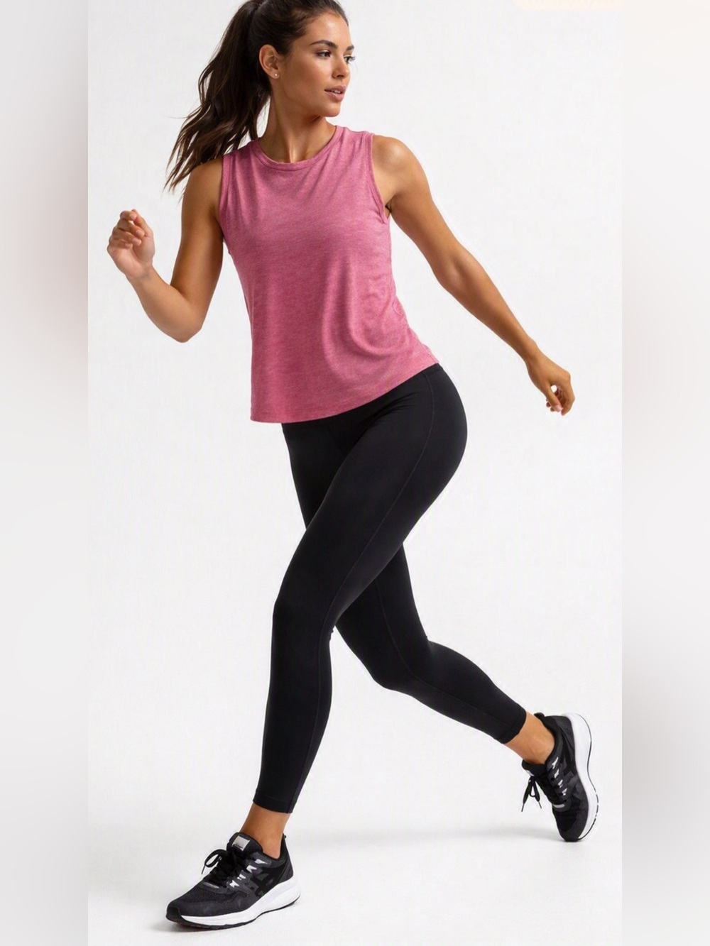Avia Women’s Moisture Wicking Athletic Tank in Bubblegum Pink Sz L